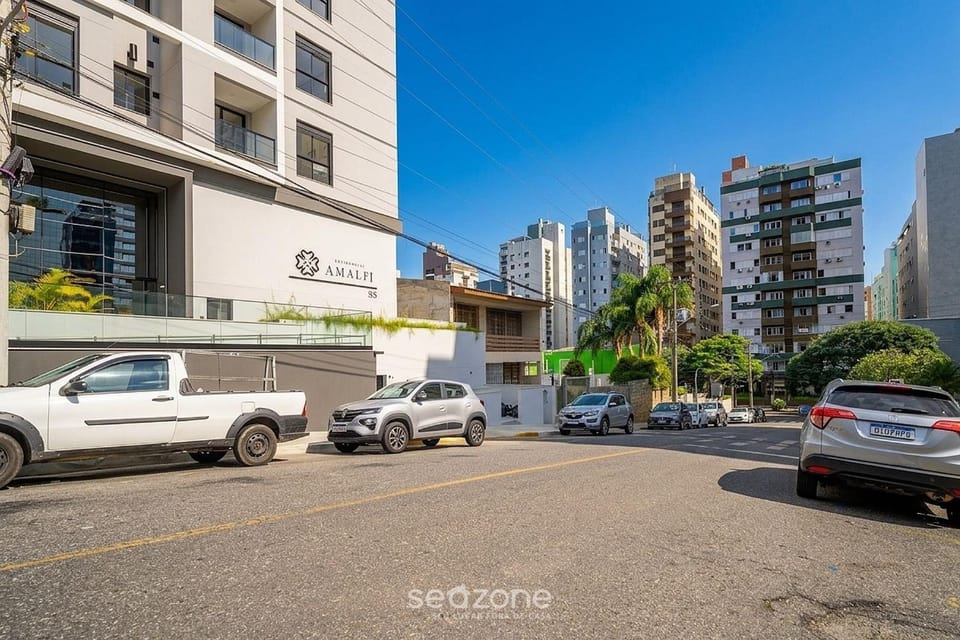 Facade/entrance, Off site, City view