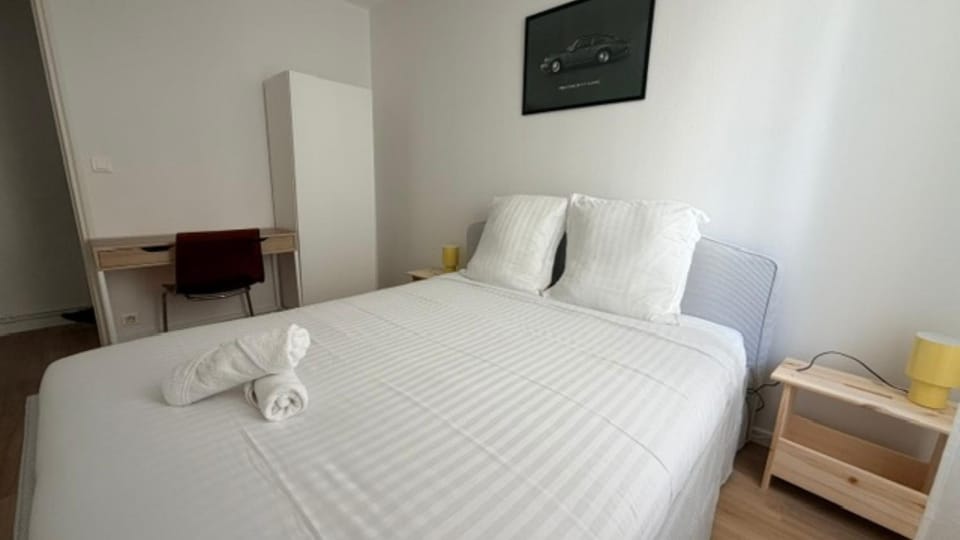 Bed, Bedroom