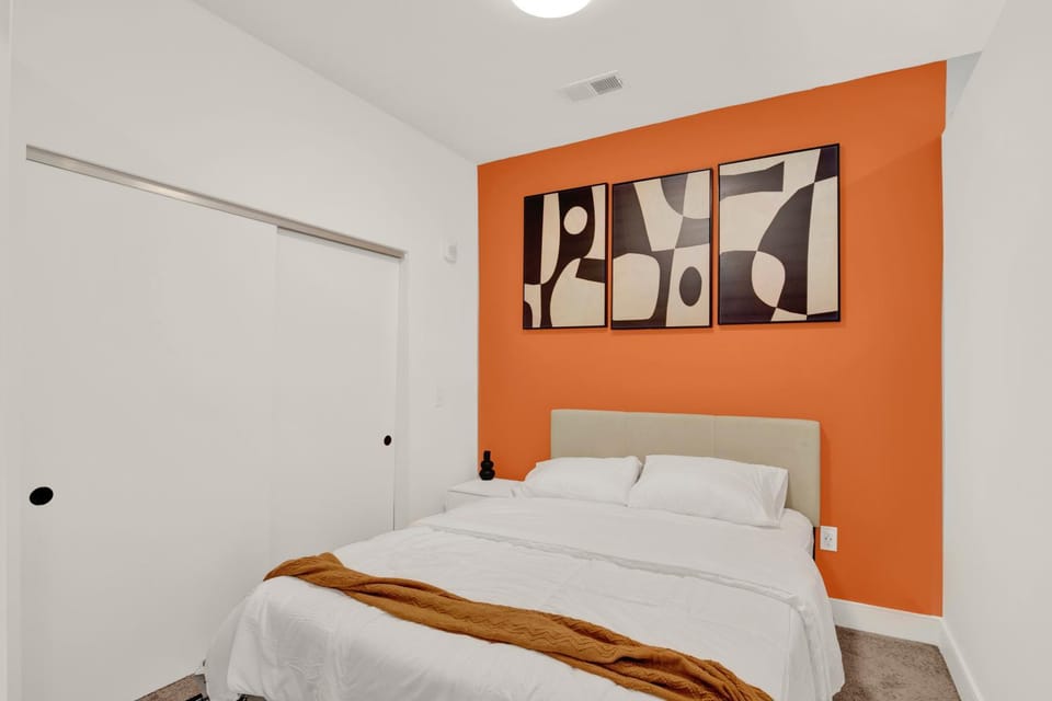 Bed, Decorative detail, Bedroom, wardrobe