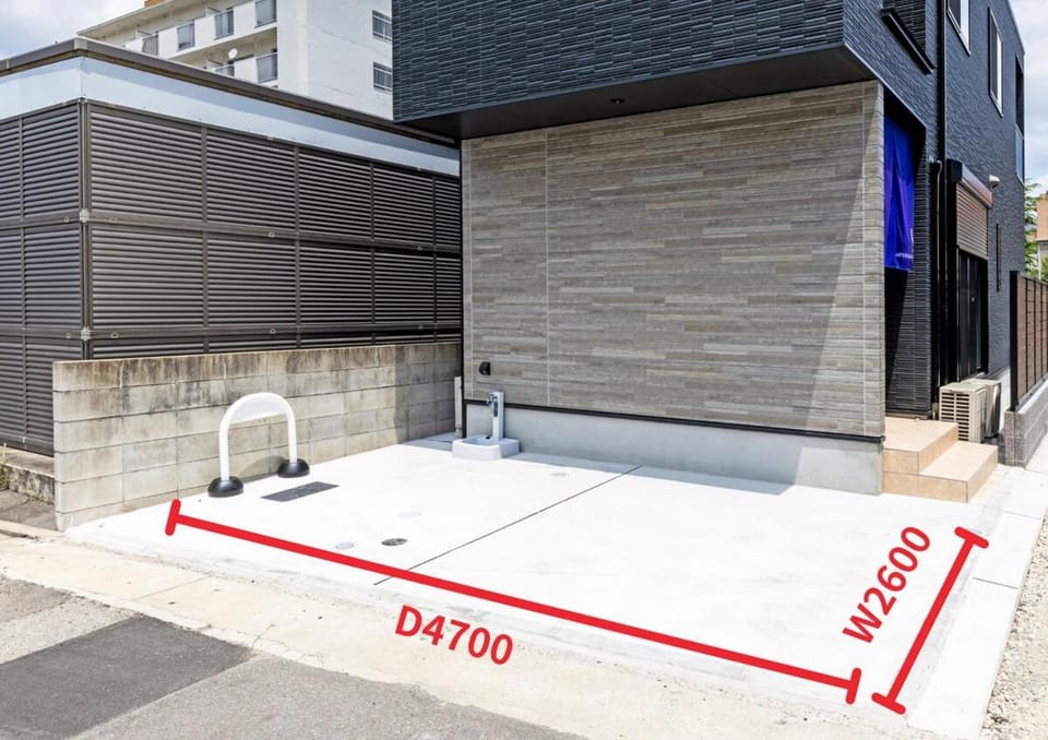 AMP FLAT KATAKASU SUITE - New Build House , Free Parking , Sleeps 11 , Near Gion Sta House in Fukuoka
