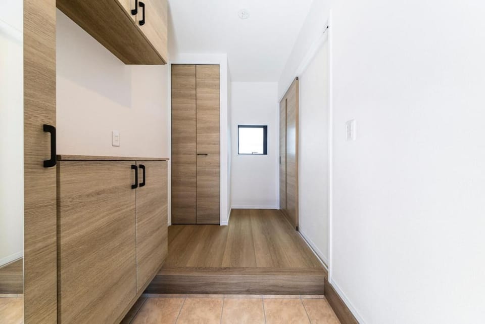 AMP FLAT KATAKASU SUITE - New Build House , Free Parking , Sleeps 11 , Near Gion Sta House in Fukuoka