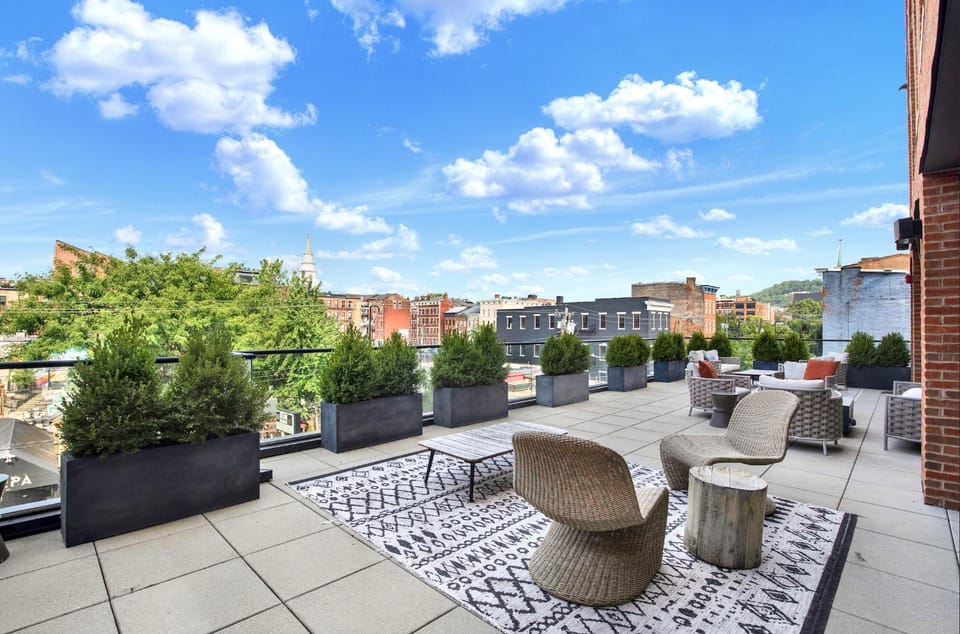 Balcony/Terrace, Seating area, City view