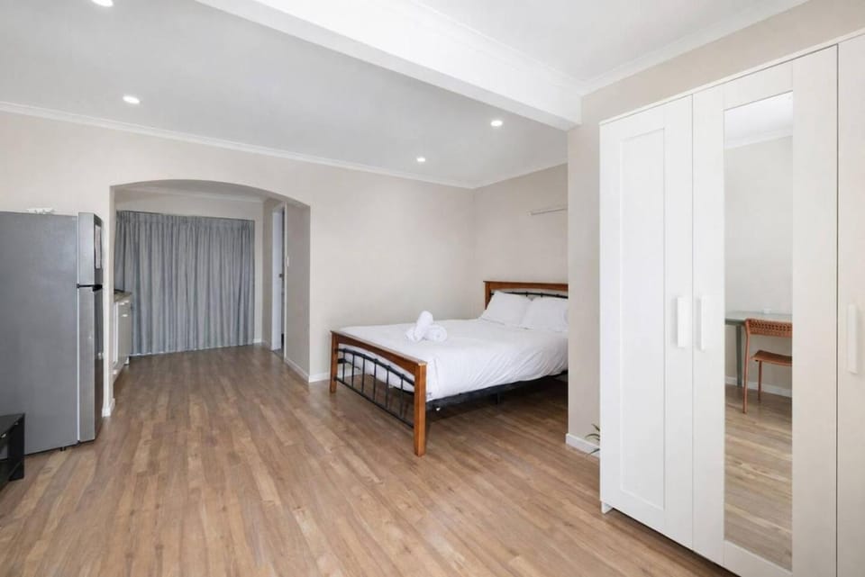 Private Sunnybank Studio, Parking, Great Location Apartment in Brisbane