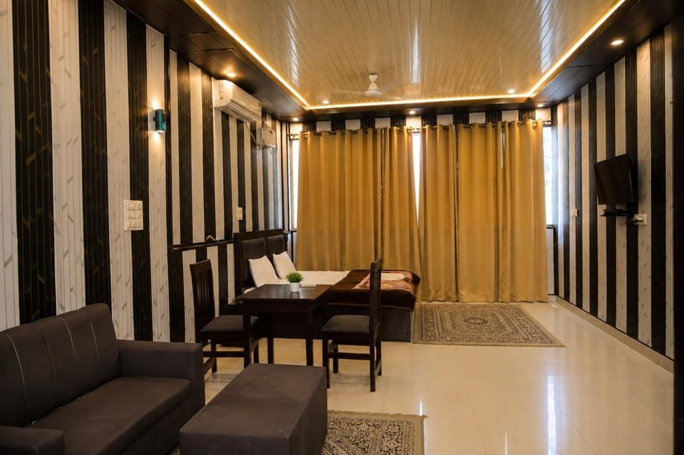 Hotel Awadh Villas Ayodhya, Near Ram Mandir Vacation rental in Uttar Pradesh