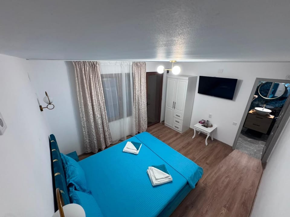 TV and multimedia, Photo of the whole room