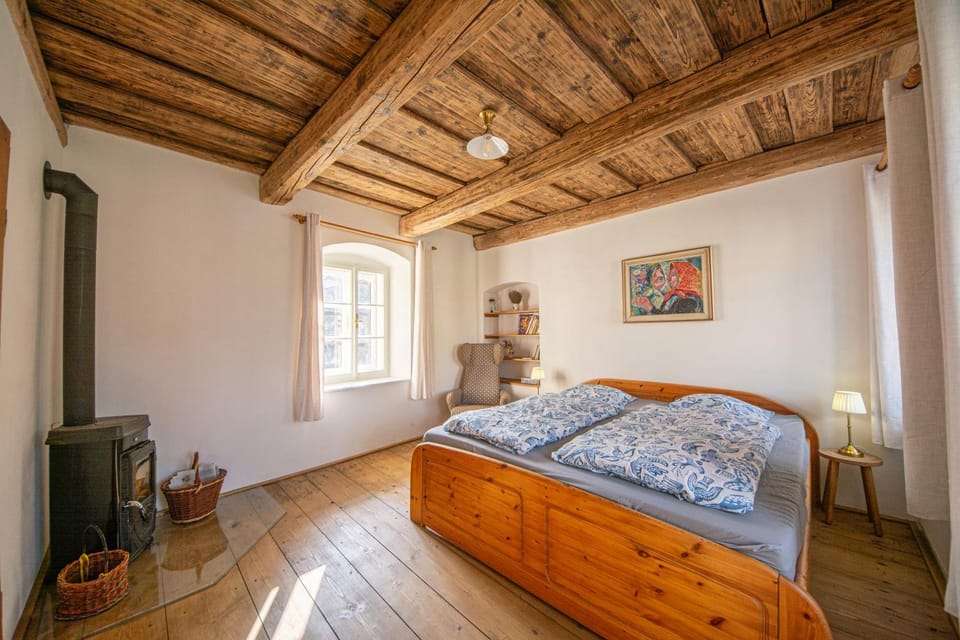 Bed, Photo of the whole room, Bedroom, fireplace