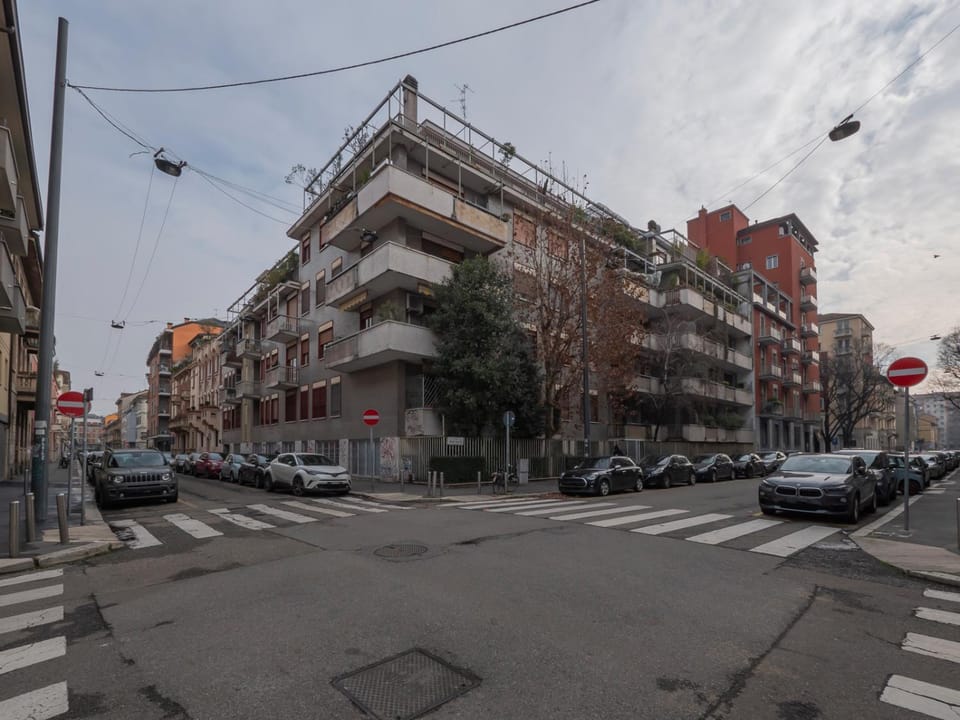 Property building, Street view