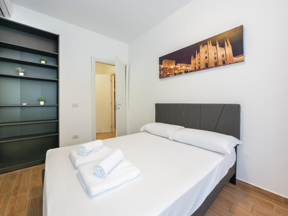 Bed, Bedroom, towels, wardrobe