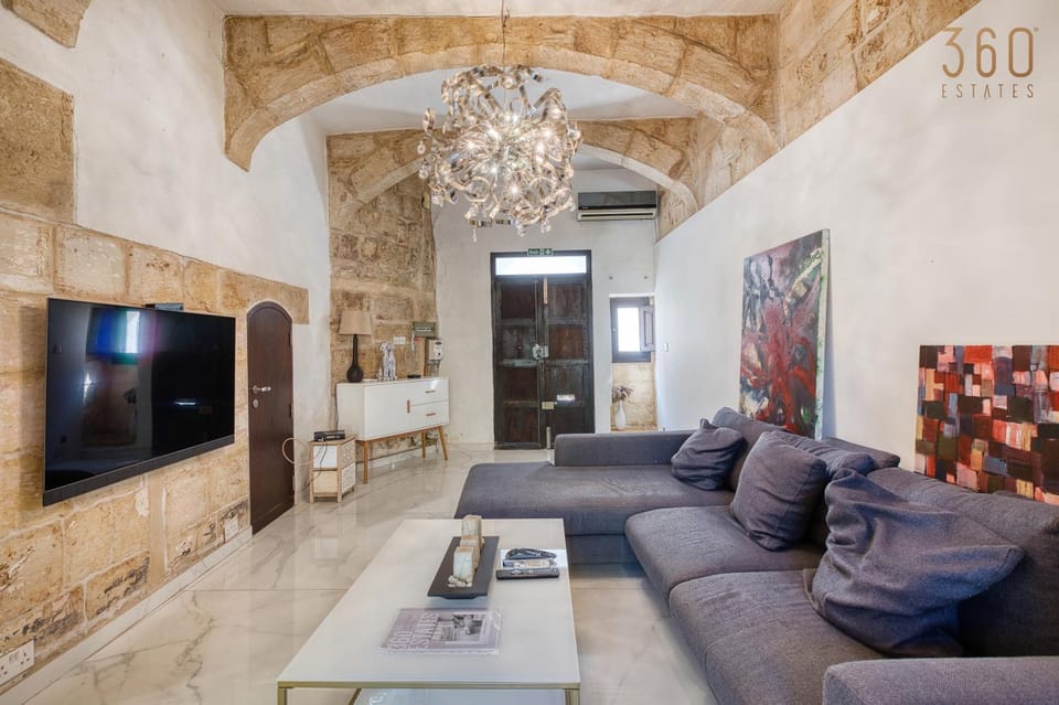 Communal lounge/ TV room, TV and multimedia, Living room, Seating area