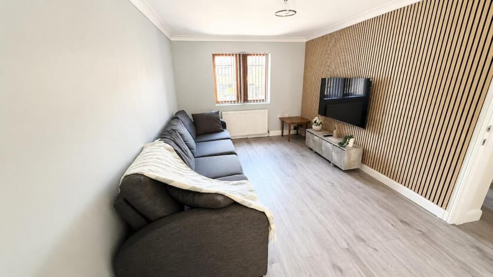Communal lounge/ TV room, TV and multimedia, Seating area, Evening entertainment