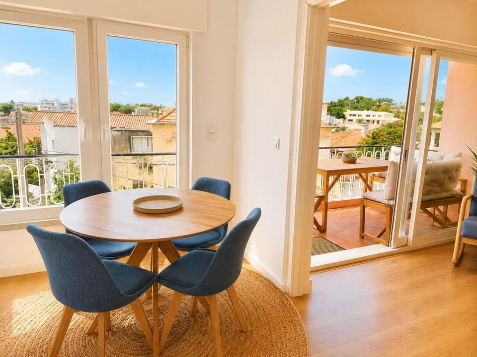 Ocean Breeze - Checkinhome Apartment in Estoril