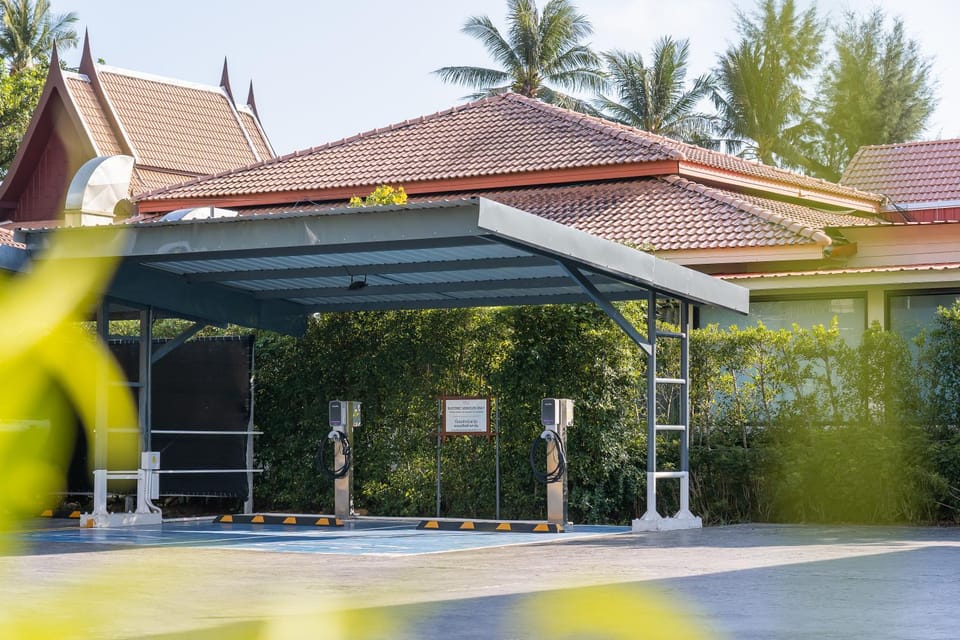 Property building, Lobby or reception, Parking