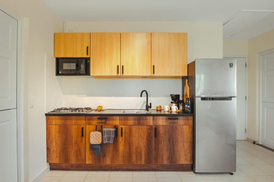 Coco Cottage Tropical 1BR Near Palm & Eagle Beach Apartment in Noord
