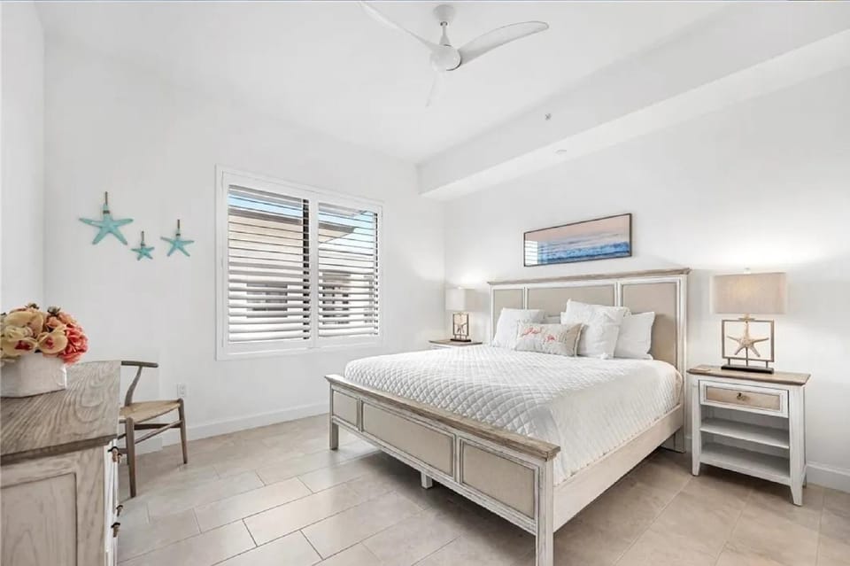 Elegant Naples 3BR with Sunset Views Apartment in Naples