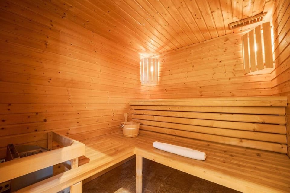 Moraine Chalet Vue 10pers Sauna Jacuzzi Chalet in Les Houches