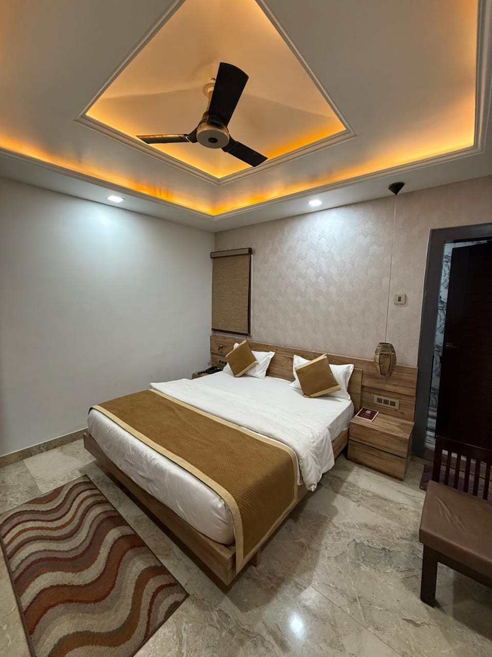 Hotel Lotus, Kanpur Hotel in Uttar Pradesh