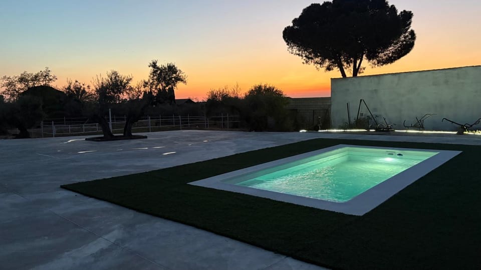 Property building, Swimming pool