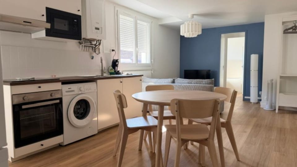 Kitchen or kitchenette, Living room, Seating area, Dining area, oven, stove, washing machine