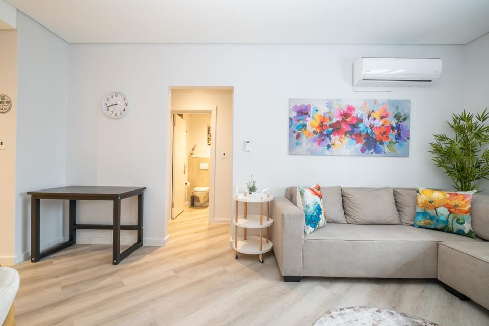 Paarl 215 - 2BR Lux Apt with Aircon and Parking Apartment in Cape Town