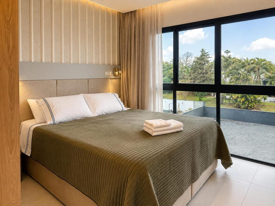 Bed, View (from property/room), Photo of the whole room, Bedroom, towels