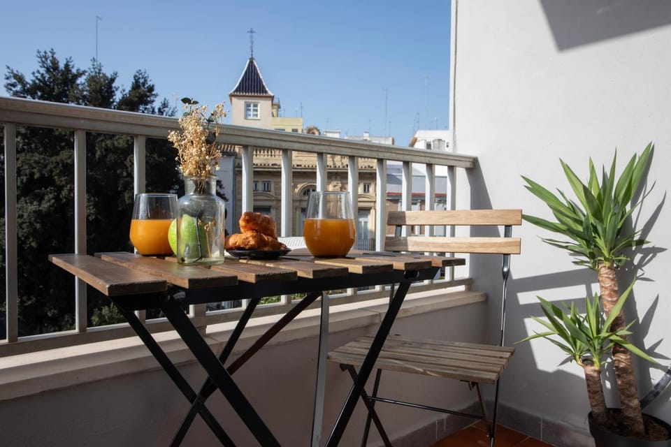 Balcony/Terrace, Dining area, City view