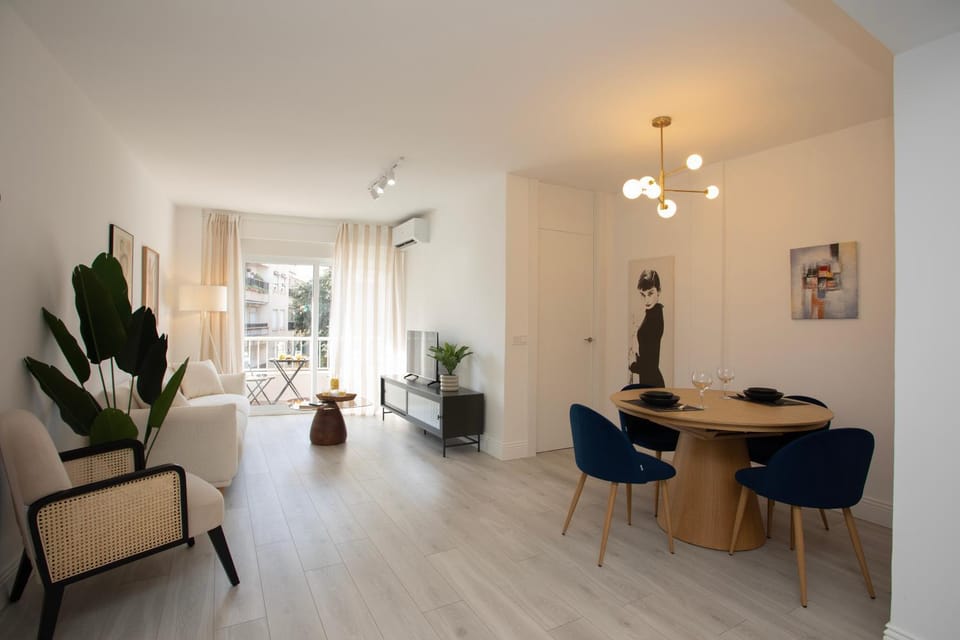 Balcony/Terrace, Living room, Dining area, air conditioner