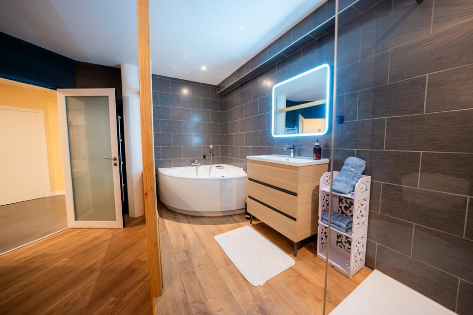 Bathroom, Bath