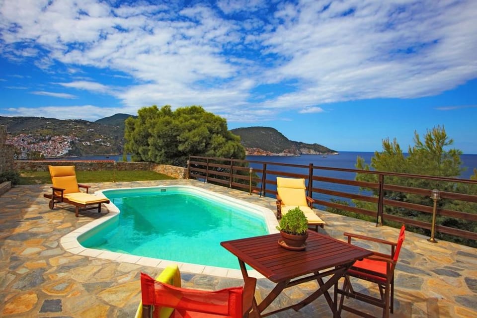 Day, Natural landscape, Summer, Garden, On site, City view, Garden view, Pool view, Sea view, Swimming pool
