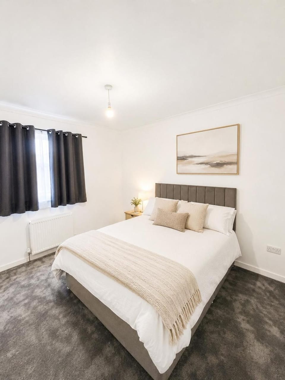 4 Bed House, Large Driveway, Discounted Long Stay Apartment in Glasgow