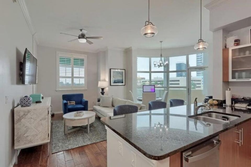 Three Bedroom Residence with Downtown Water Views Apartment in West Palm Beach
