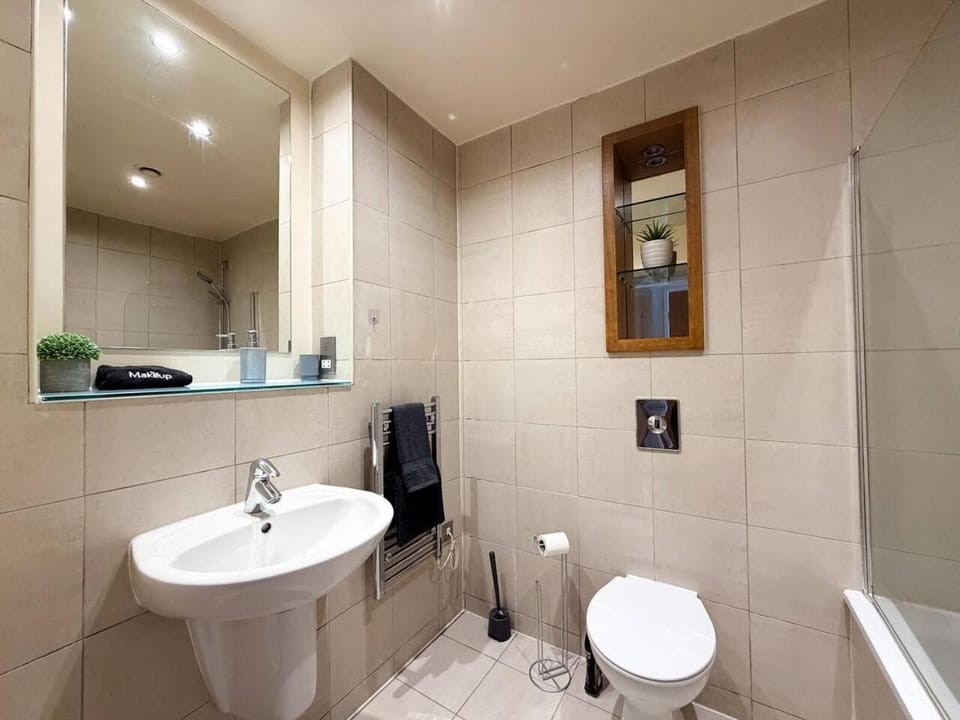 Spacious Central Sheffield Flat Near Uni, Bars and Hospitals Apartment in Sheffield