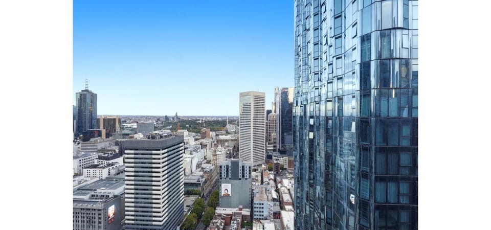 Luxe 3BR CBD Sky-Home near Flagstaff Gardens Apartment in Melbourne