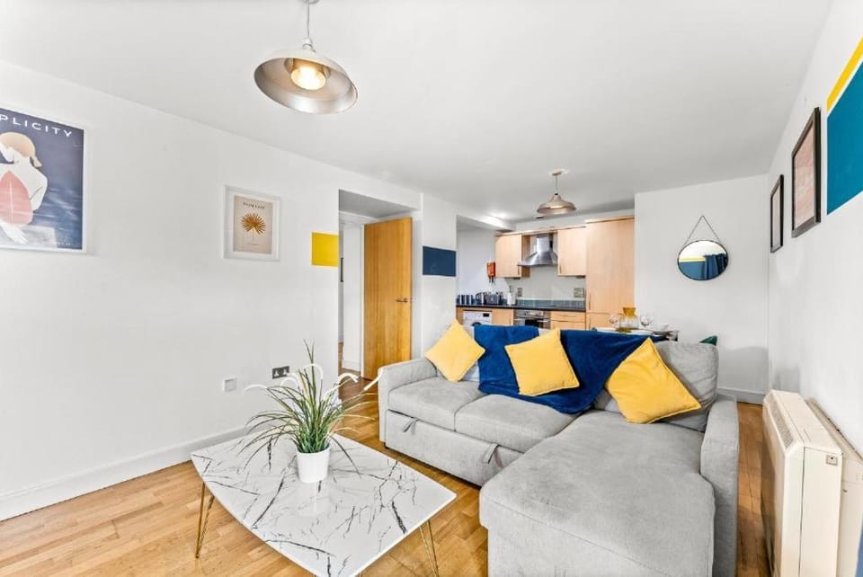 Stylish Bristol Abode - Sleeps 6 House in Bristol