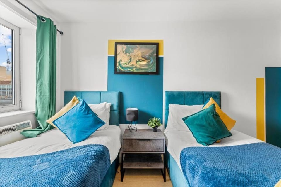 Stylish Bristol Abode - Sleeps 6 House in Bristol