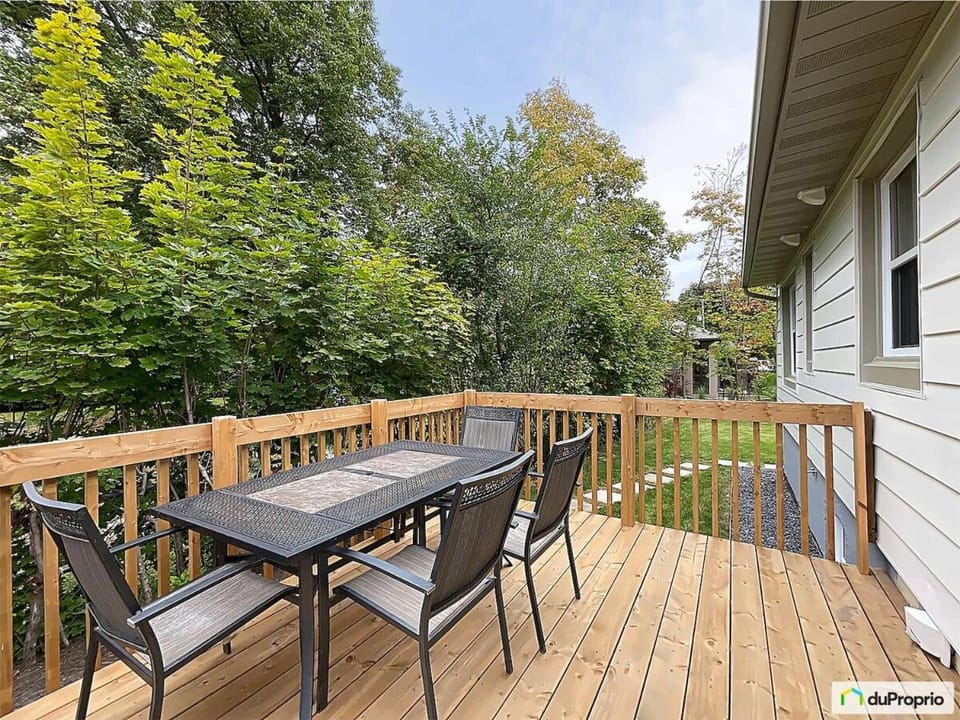 House in Pointe Claire Villa in Pointe-Claire