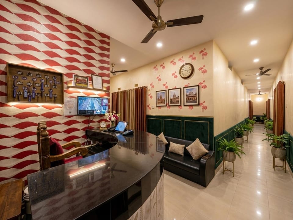 Communal lounge/ TV room