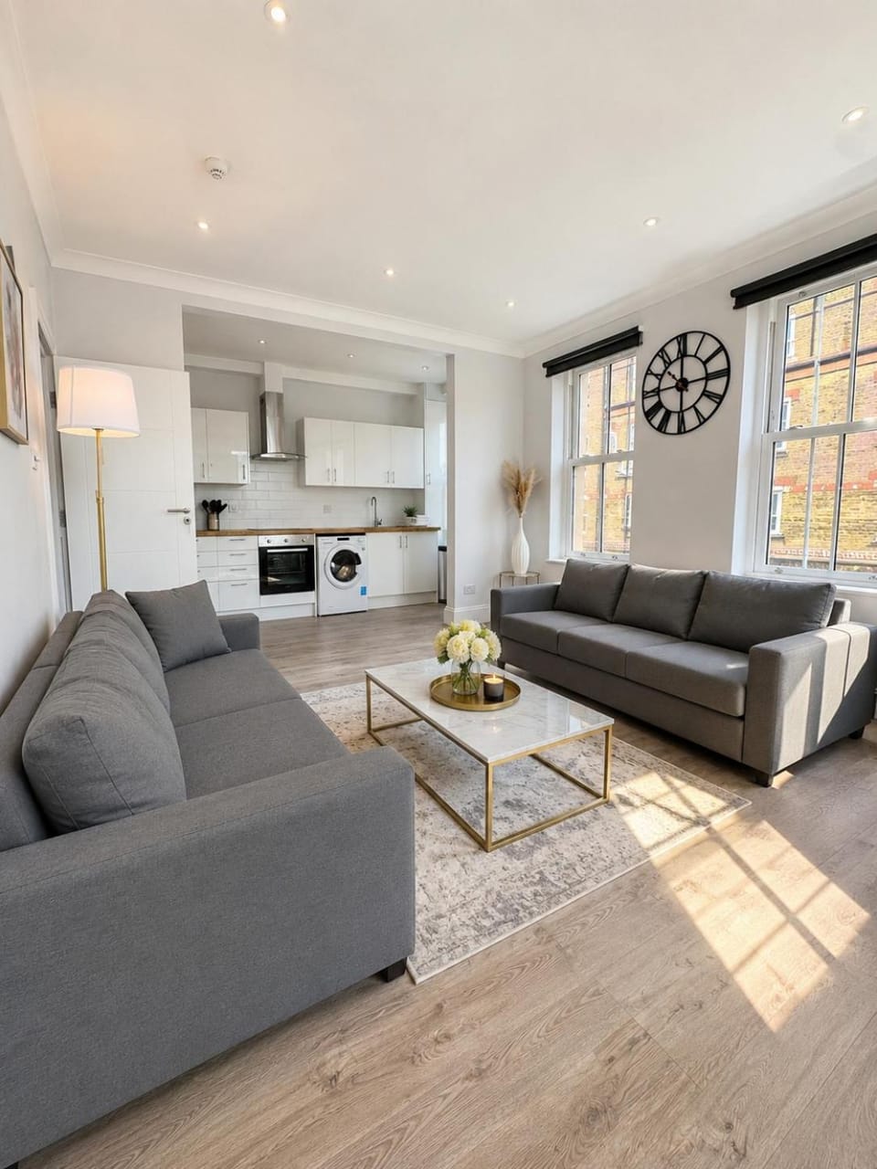 Kitchen or kitchenette, Living room, Seating area, stove