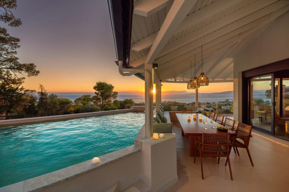 View (from property/room), Balcony/Terrace, Dining area, Pool view, Sea view, Swimming pool, Sunrise, Sunset