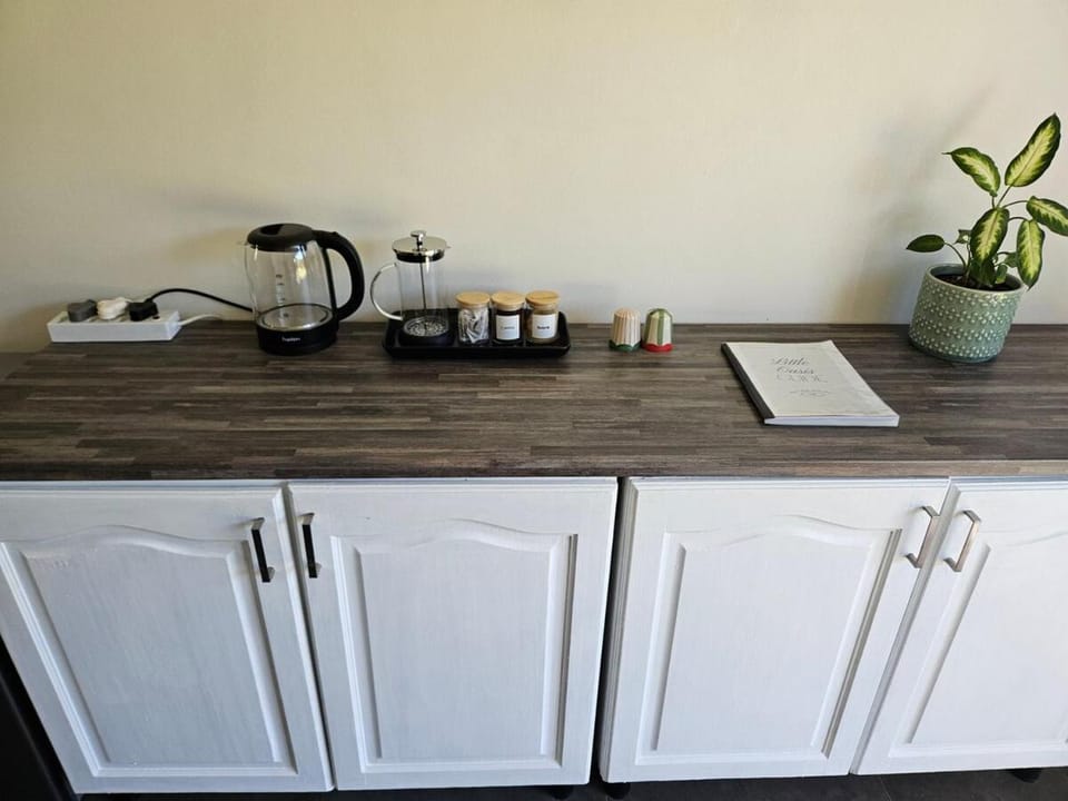 Coffee/tea facilities, Kitchen or kitchenette