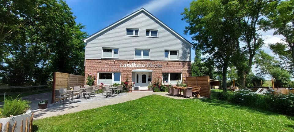 Property building, Natural landscape, Garden