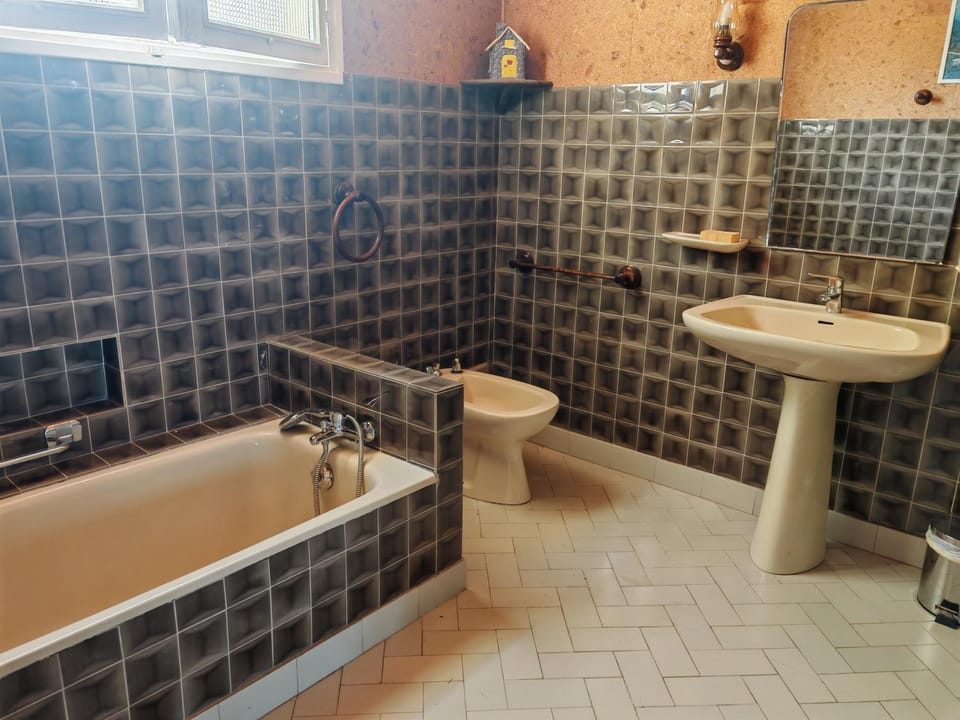 Toilet, Bathroom, Bath