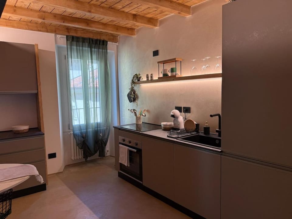 Coffee/tea facilities, Kitchen or kitchenette