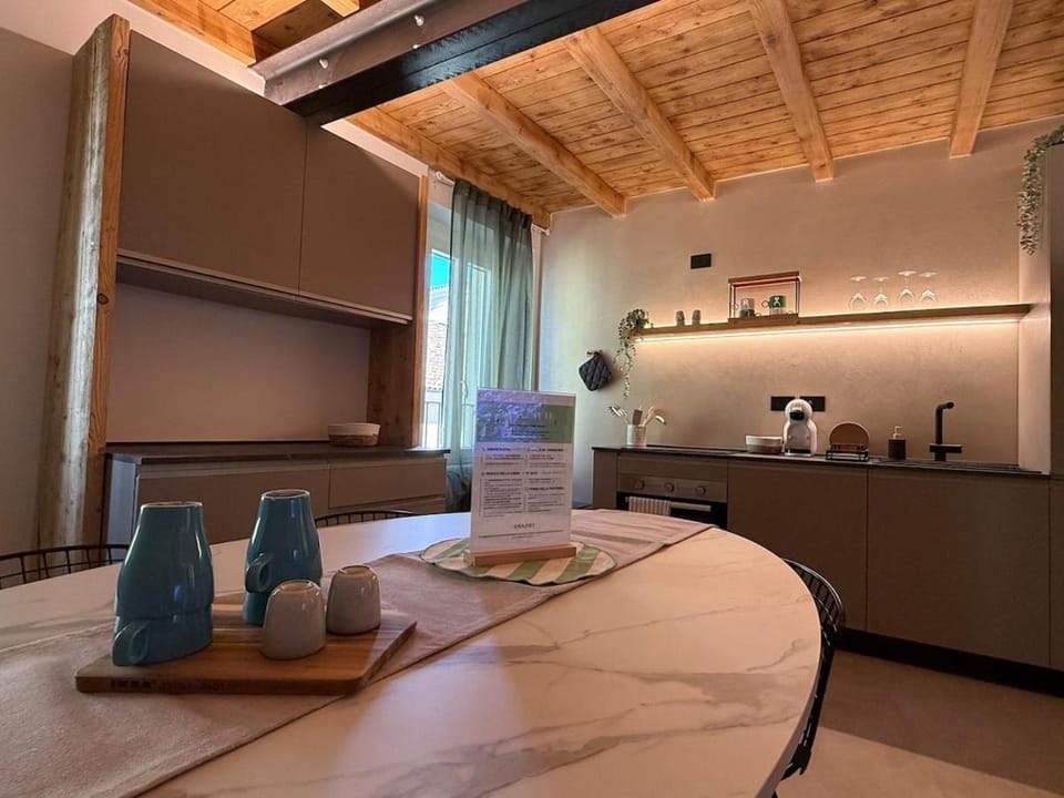 Coffee/tea facilities, Kitchen or kitchenette