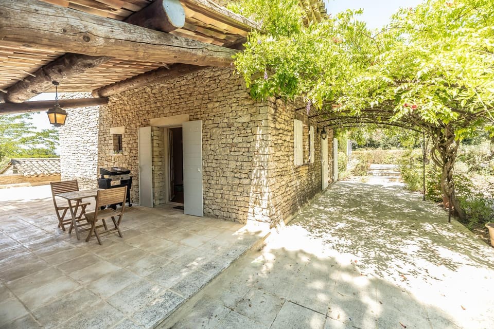 Property building, Balcony/Terrace, Dining area