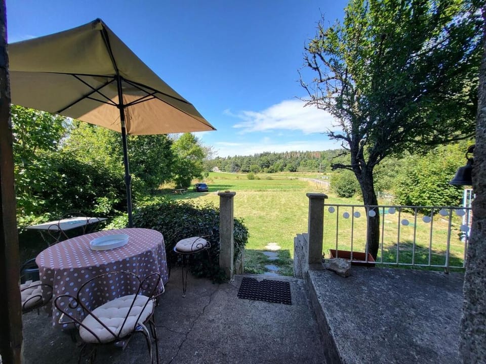 L'Aiglonne, Maison pour 4 pers avec parc de 3000m2 House in Provence