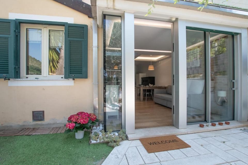 Property building, Day, Garden, Garden view