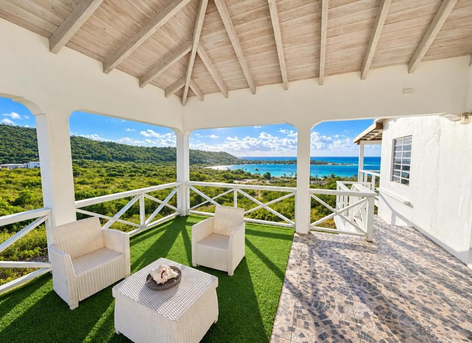 180 Ocean View Villa Casadino 3 Private Bedrooms Sleeps 8 AC Wi-Fi Villa in Antigua and Barbuda