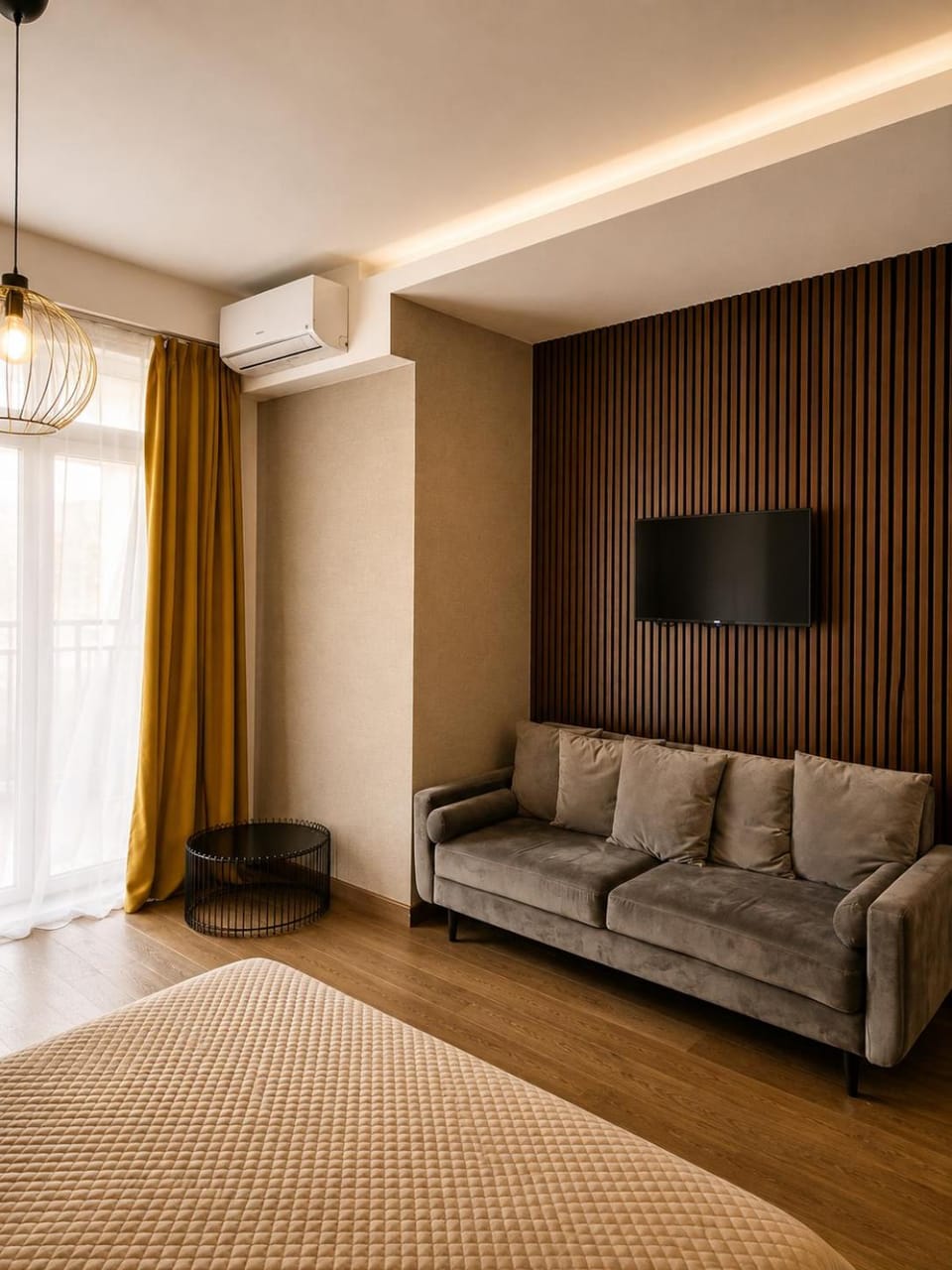 Communal lounge/ TV room, Bed, TV and multimedia, Living room, Photo of the whole room, Seating area, Evening entertainment, Bedroom, air conditioner