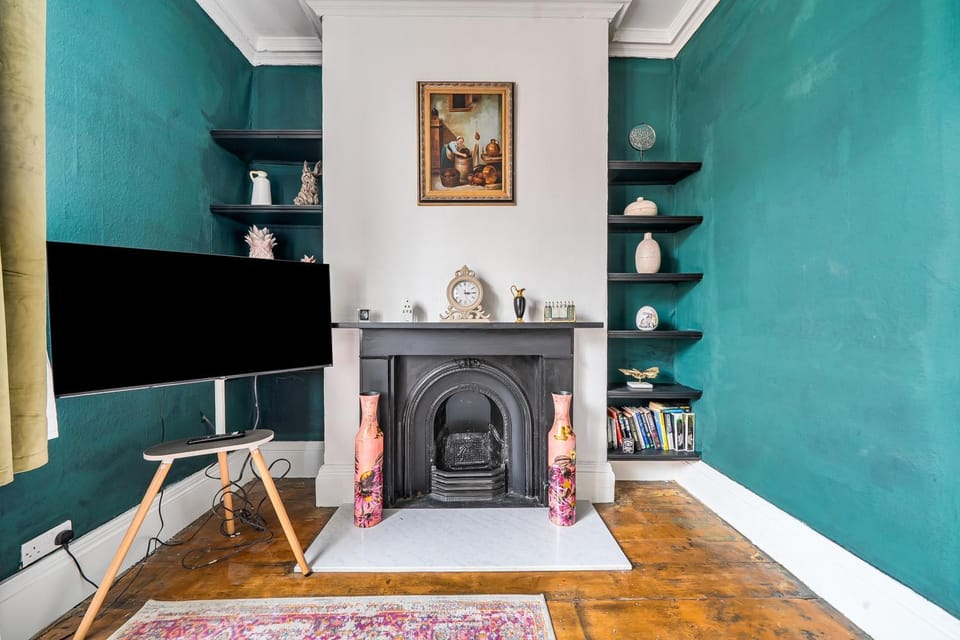 2 Bed Flat - Sleeps 4 - Wifi Apartment in Leek