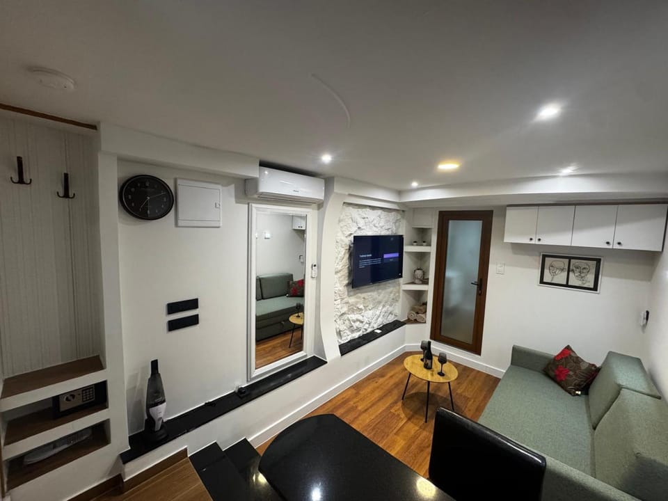 Communal lounge/ TV room, TV and multimedia